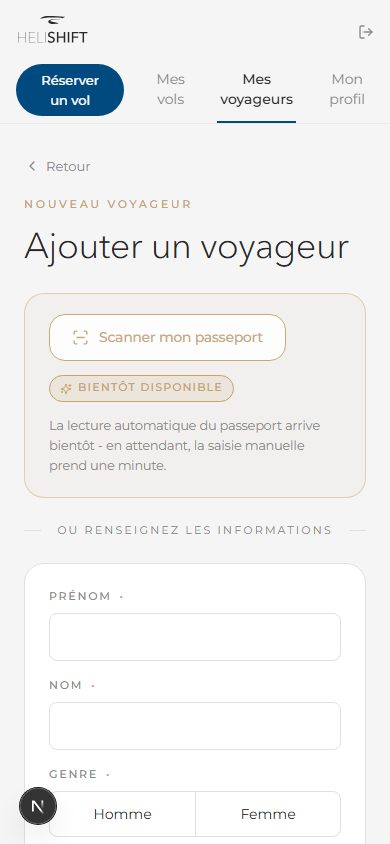 Après clic sur Ajouter un voyageur : formulaire manuel (nom, catégorie, nationalité, passeport) et case de consentement.